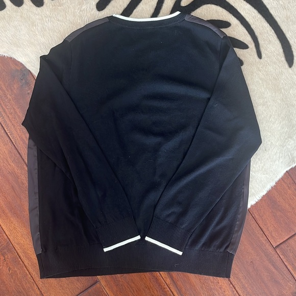 🛍️🛍️🛍️Beautiful sweater Size M/L🛍️🛍️🛍️ - Picture 5 of 5